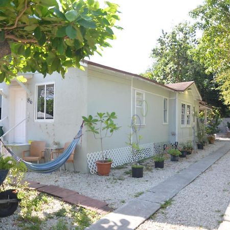 Quiet & Centrally Located House - Private Parking, Laundry And Storage For Luggage Майами Экстерьер фото